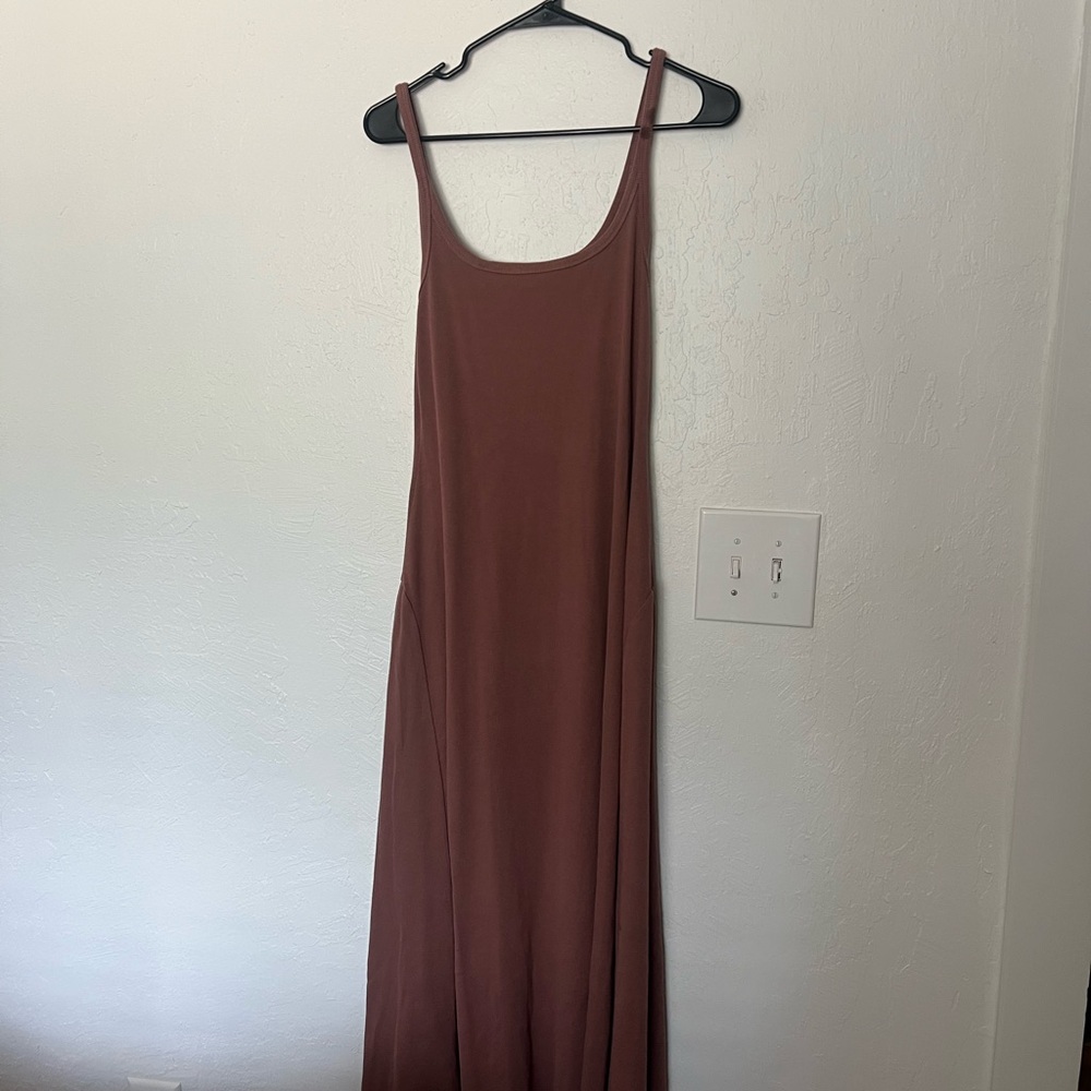Elegant Sleeveless Brown Dress